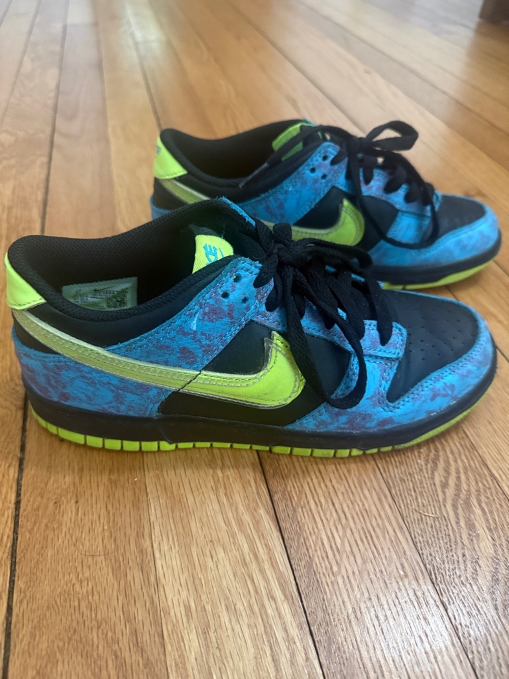 Nike Dunk SE “Lets Dance” Blue & Neon Green Low-Top Sneakers